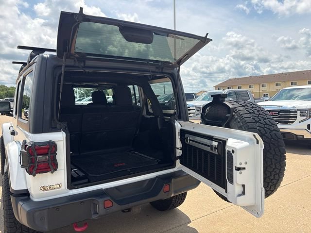 Used 2018 Jeep Wrangler Unlimited Sahara w/ LED Lighting Group AWD/4WD image 14