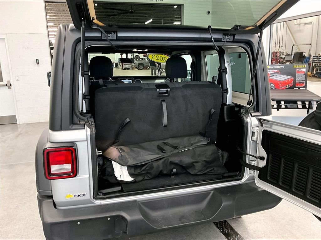 Used 2023 Jeep Wrangler Sport AWD/4WD image 34