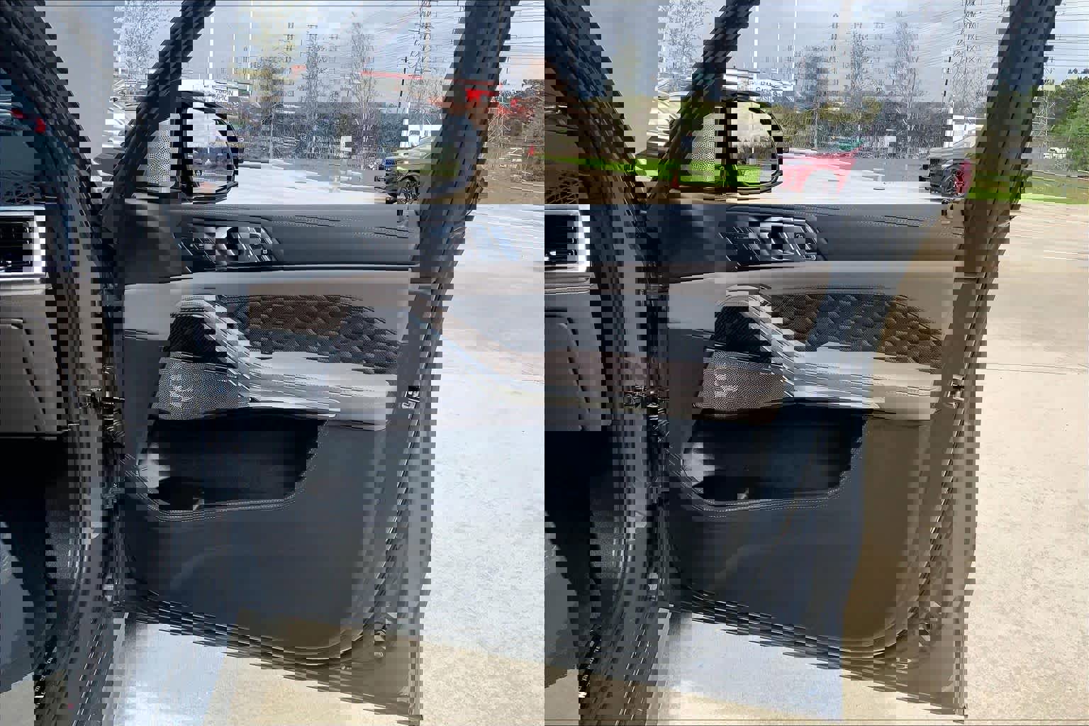 Used 2025 BMW X5 M Competition w/ Executive Package image 26