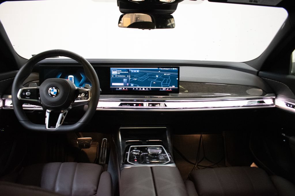 Certified 2026 BMW 740i xDrive AWD/4WD image 11