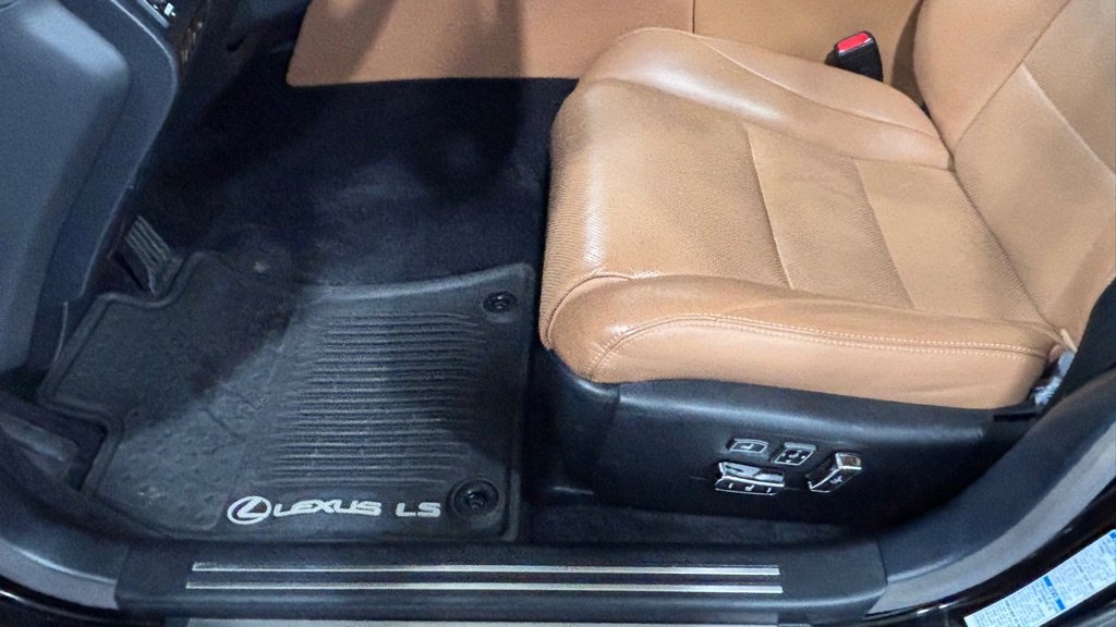 Used 2015 Lexus LS 460 L image 11