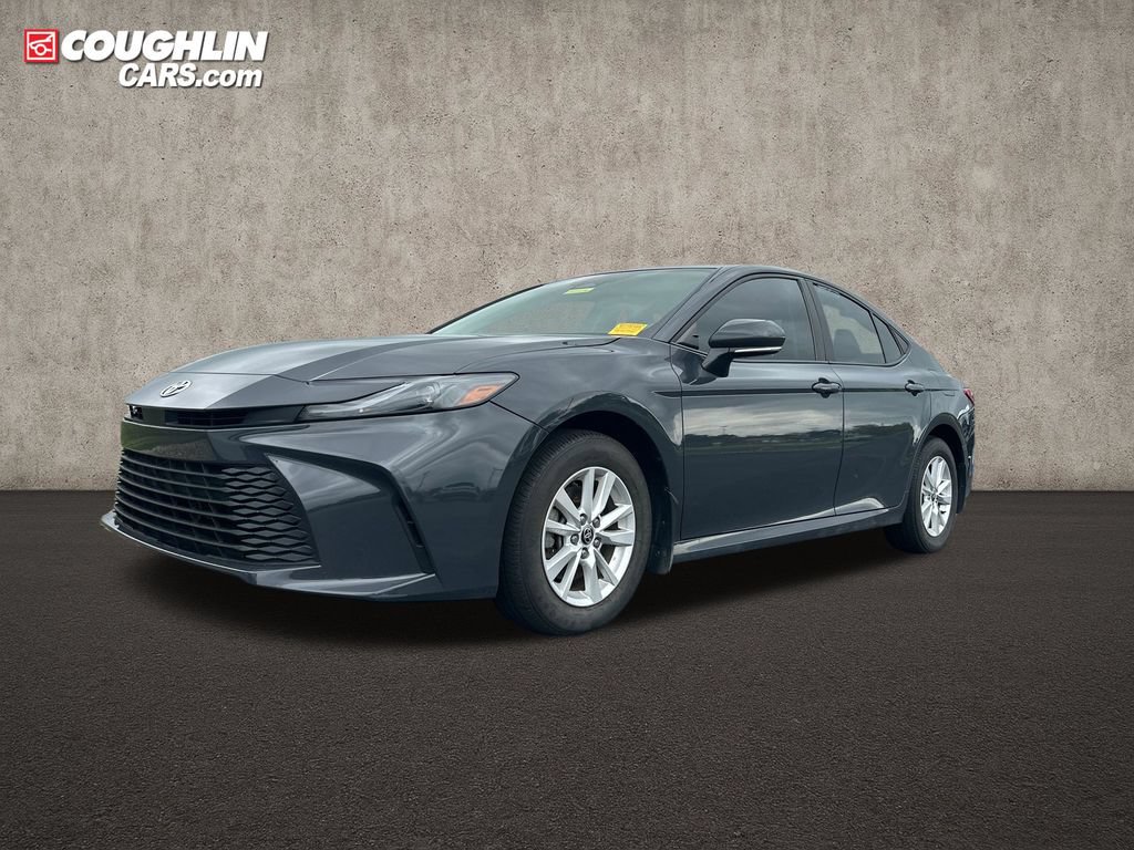 Used 2025 Toyota Camry LE AWD/4WD image 5
