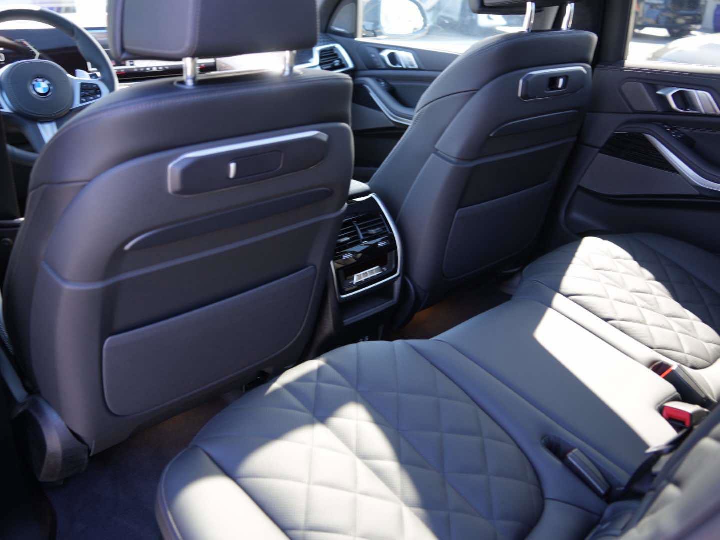 New 2026 BMW X7 xDrive40i w/ M Sport Package image 11