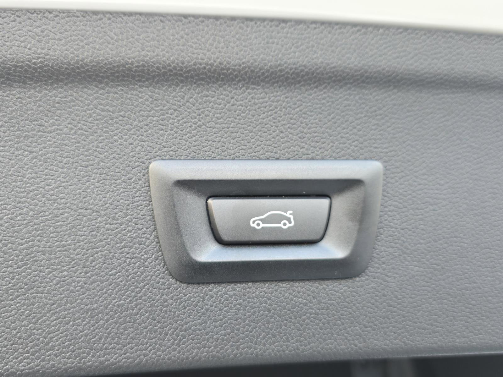 New 2026 BMW iX xDrive60 w/ M Sport Package image 10