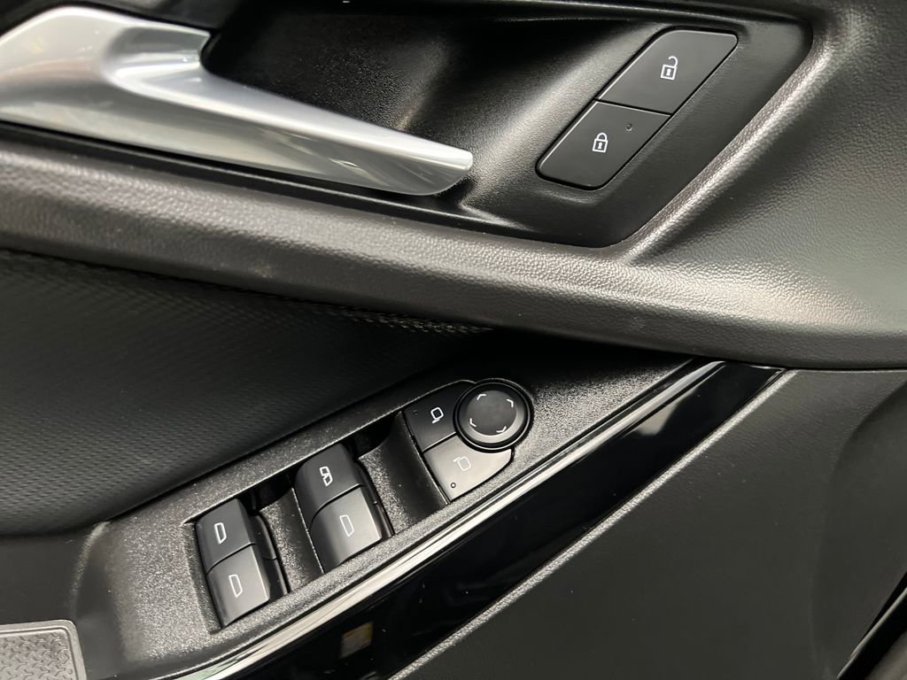 Used 2025 Chevrolet Equinox LT image 12