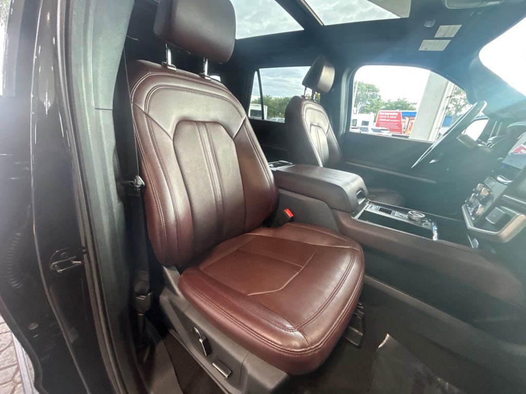 Used 2024 Ford Expedition Limited image 25