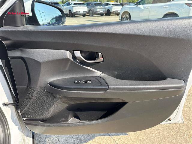 Used 2021 Hyundai Veloster Turbo FWD image 13