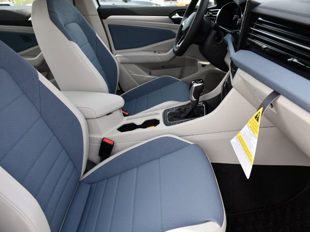 New 2026 Volkswagen Jetta SE FWD image 30