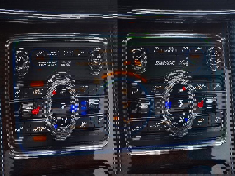 Used 2019 Lincoln Continental Select image 33