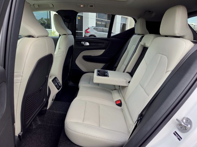 New 2026 Volvo XC40 B5 Plus w/ Protection Package Premier AWD/4WD image 11