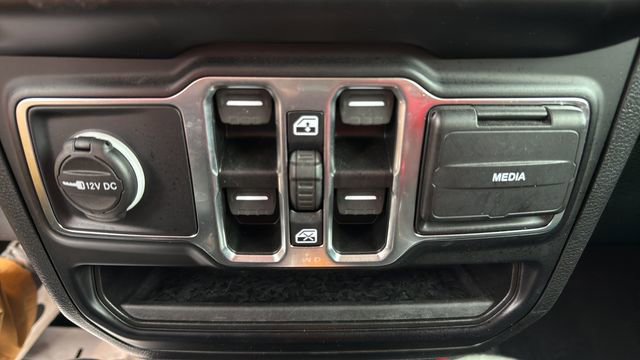 Used 2021 Jeep Wrangler Unlimited Sahara w/ Uconnect 4C Nav & Sound Group image 27