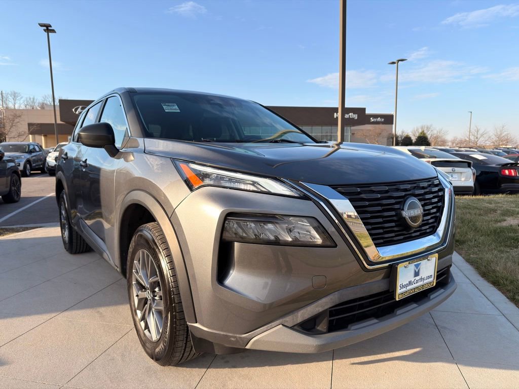 Used 2023 Nissan Rogue S AWD/4WD image 6