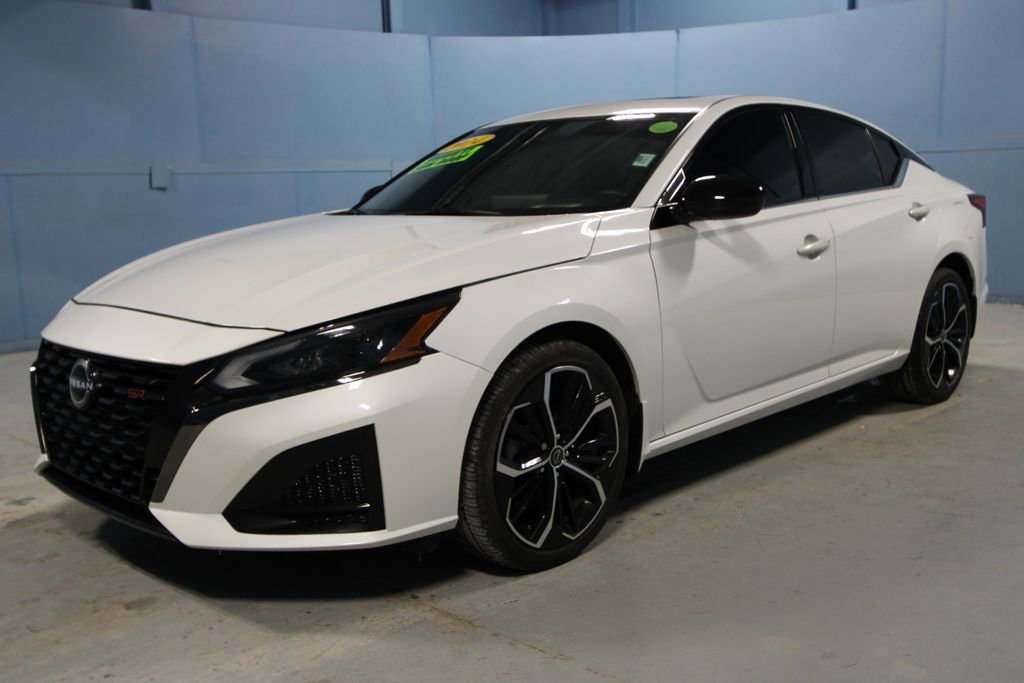 Used 2024 Nissan Altima 2.5 SR w/ SR Premium Package image 25