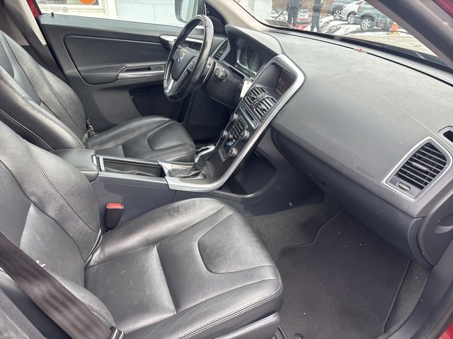 Used 2015 Volvo XC60 T6 image 10
