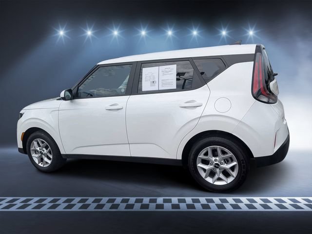 Used 2025 Kia Soul LX FWD image 5