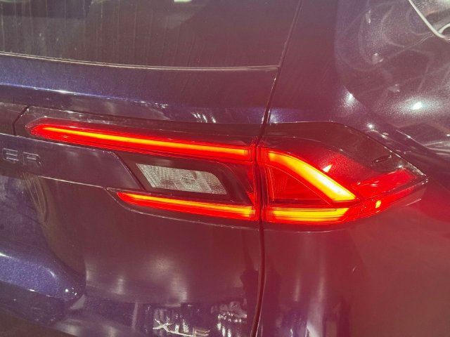 Used 2024 Toyota Grand Highlander AWD image 13