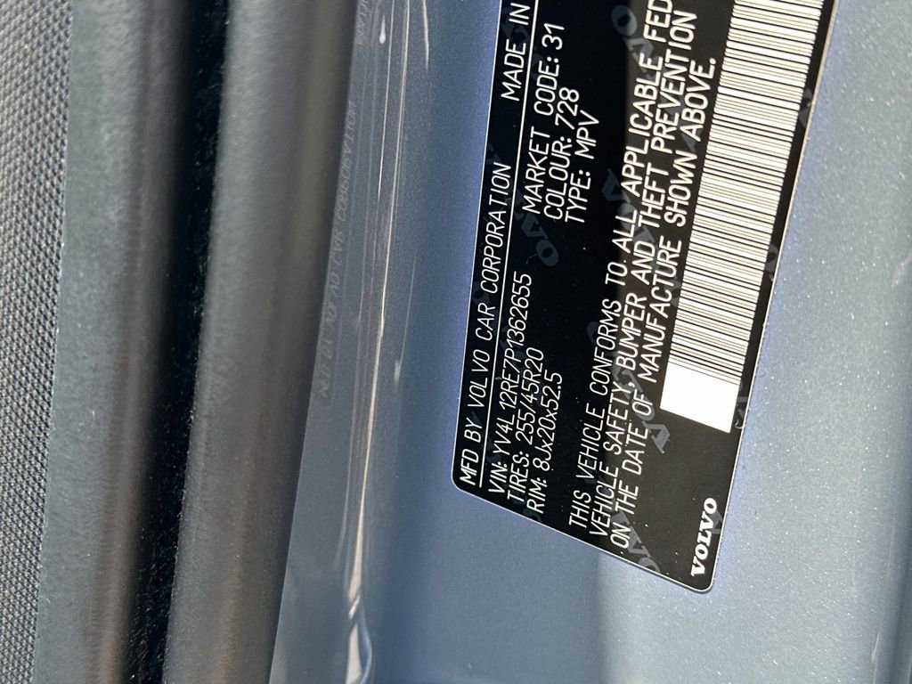 Certified 2023 Volvo XC60 B5 Plus AWD/4WD image 28