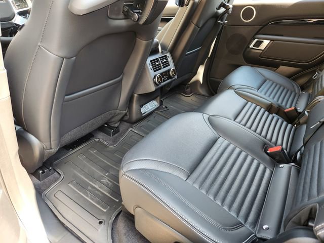 Used 2025 Land Rover Discovery S image 20