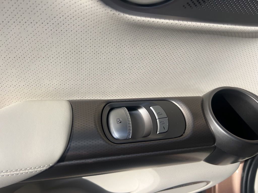 Used 2023 Genesis GV60 Advanced w/ Cargo Package image 32