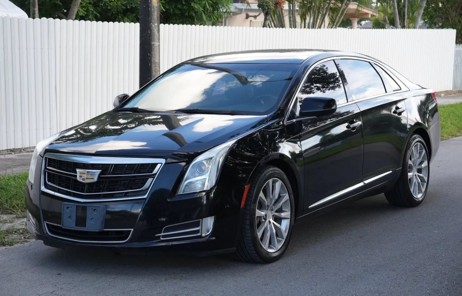 Used 2016 Cadillac XTS Luxury FWD image 4