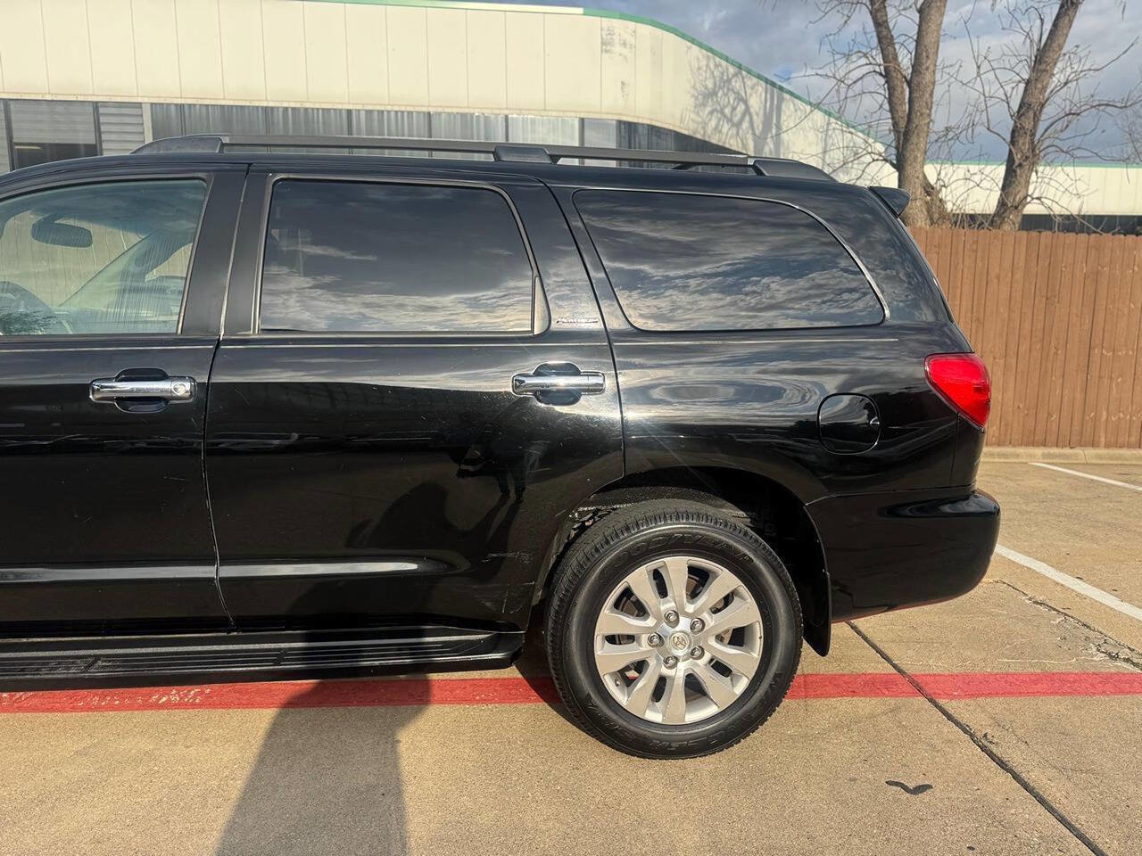 Used 2016 Toyota Sequoia Platinum image 5