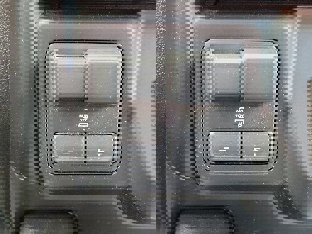 Certified 2021 Chevrolet Silverado 1500 RST image 32