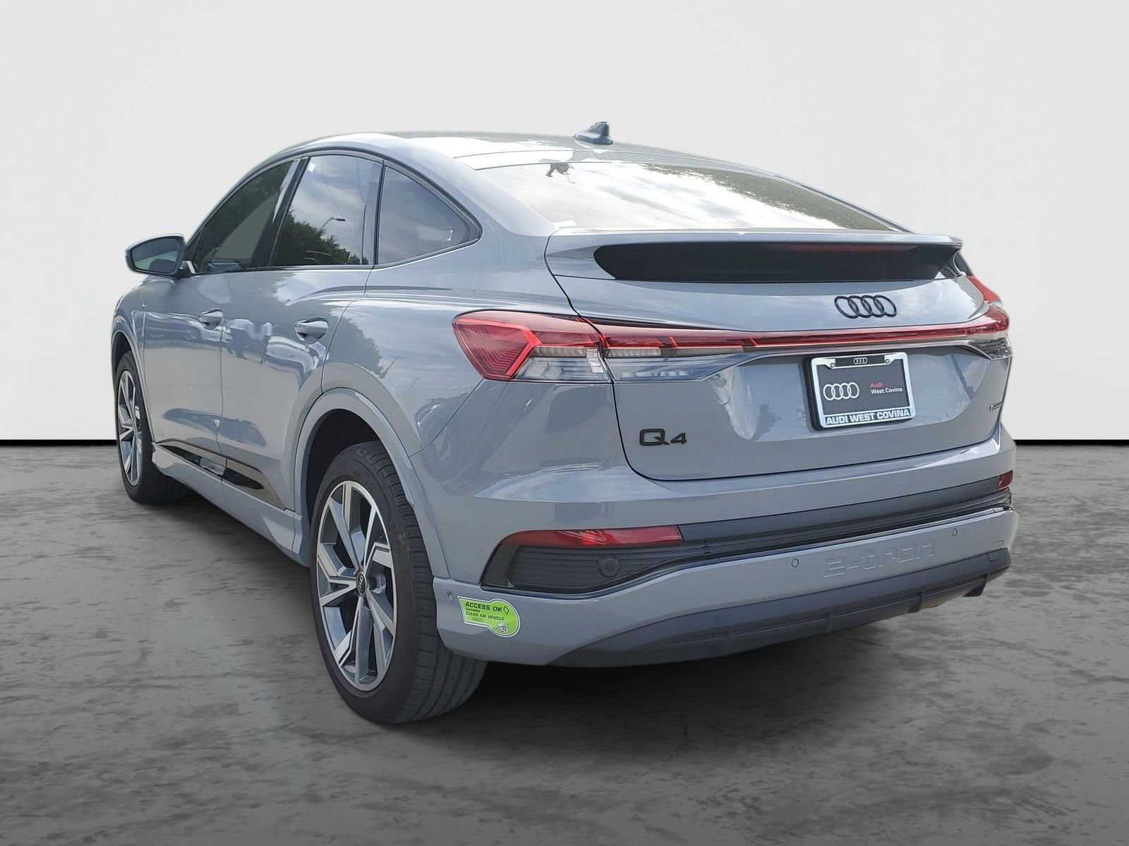 Used 2023 Audi Q4 e-tron Premium Plus AWD/4WD image 3