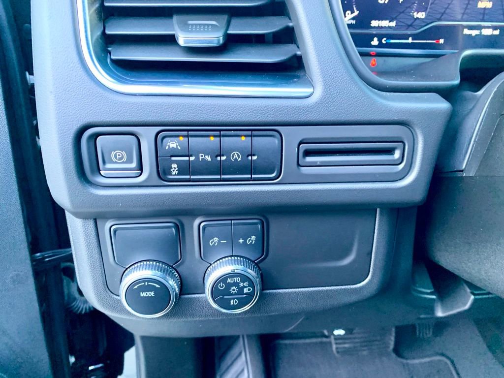 Used 2023 GMC Yukon SLT image 31