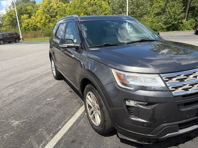 Used 2018 Ford Explorer XLT w/ Equipment Group 202A AWD/4WD image 8