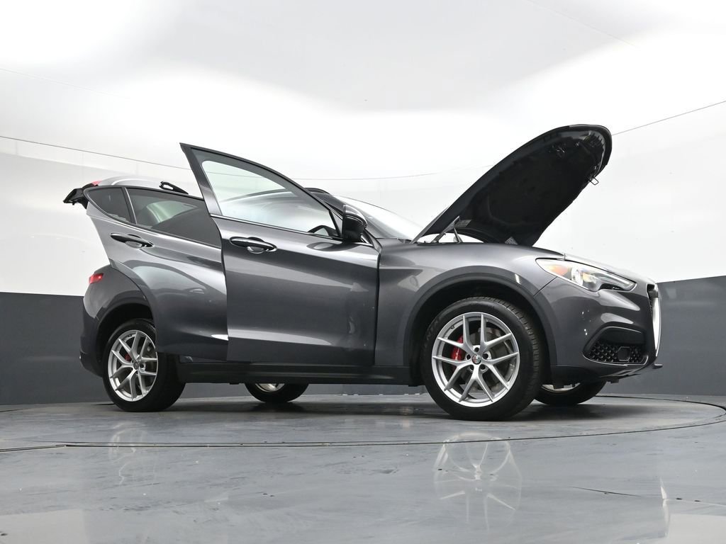 Used 2018 Alfa Romeo Stelvio Sport w/ Quick Order Package 22J Sport image 47