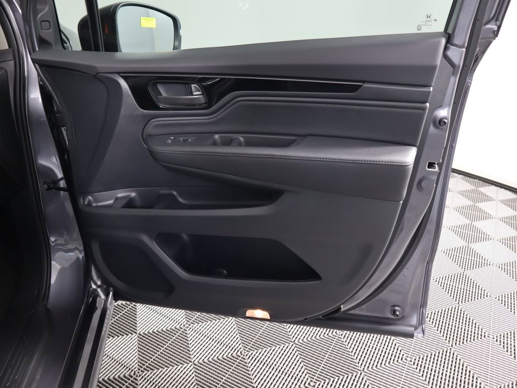 New 2026 Honda Odyssey Touring image 27