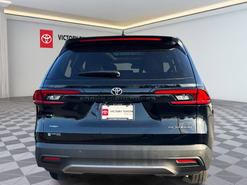 Used 2025 Toyota Grand Highlander AWD image 5