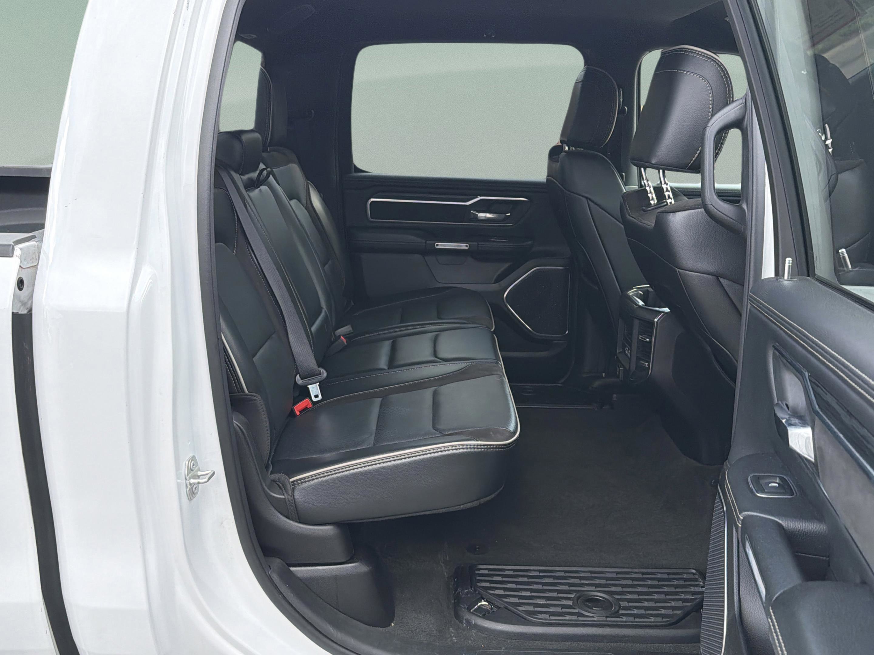 Used 2024 RAM 1500 Laramie image 39