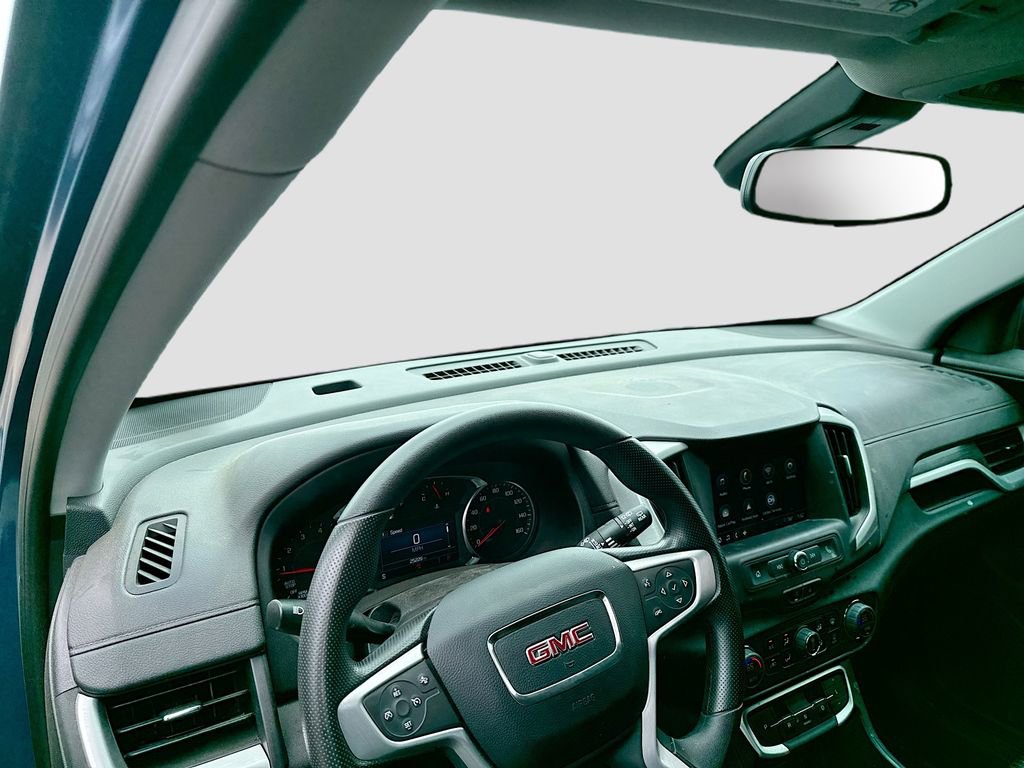 Used 2024 GMC Terrain SLE w/ Driver Convenience Package FWD image 9