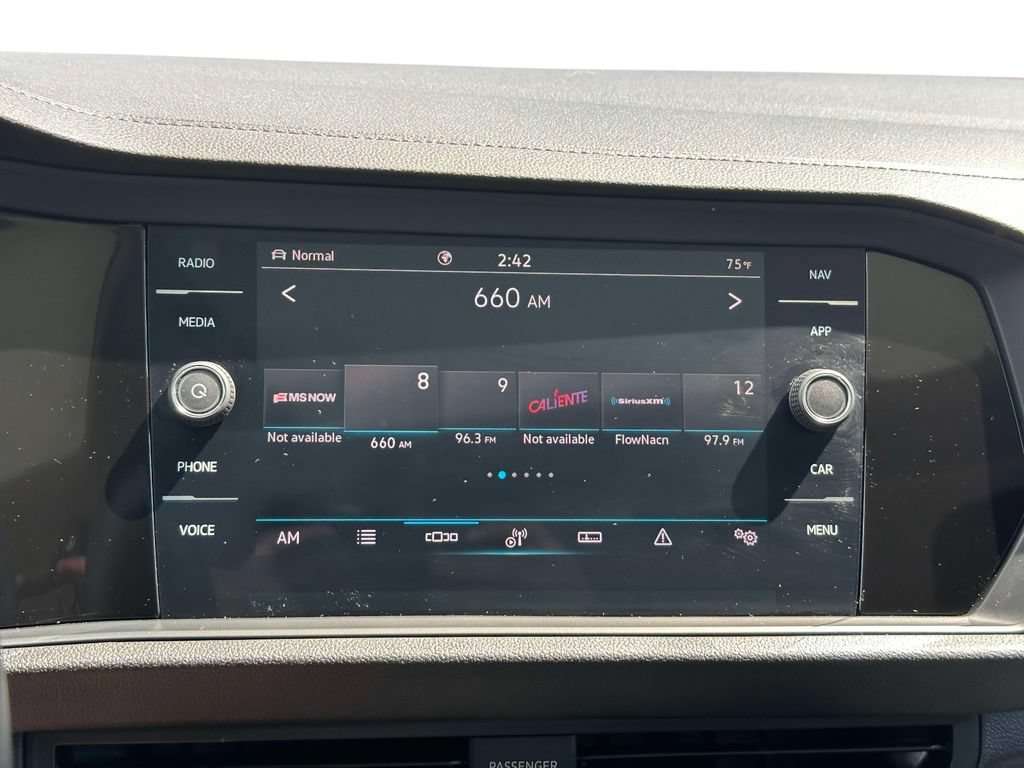 Used 2022 Volkswagen Jetta SEL FWD image 4