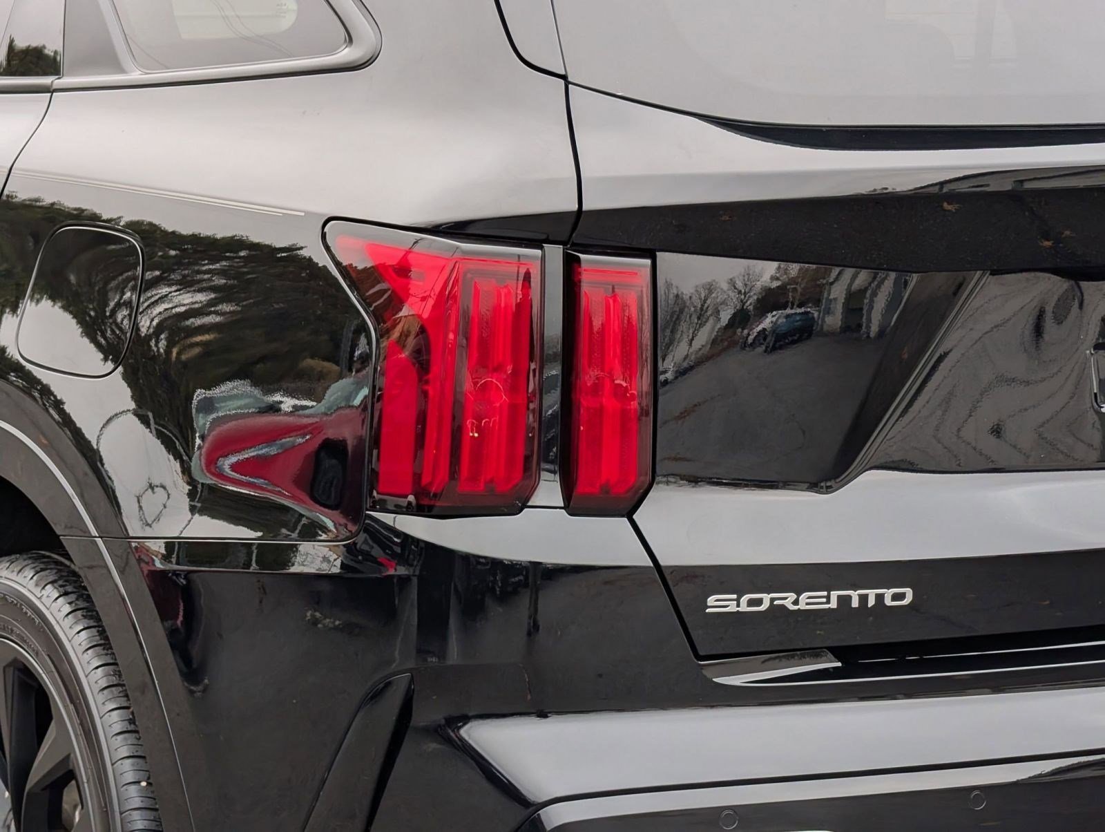 Used 2023 Kia Sorento SX image 13