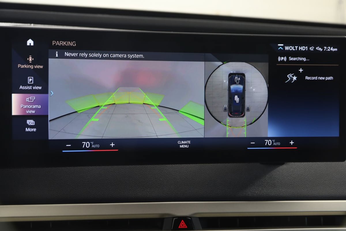 Used 2023 BMW iX xDrive50 w/ Sport Package AWD/4WD image 10
