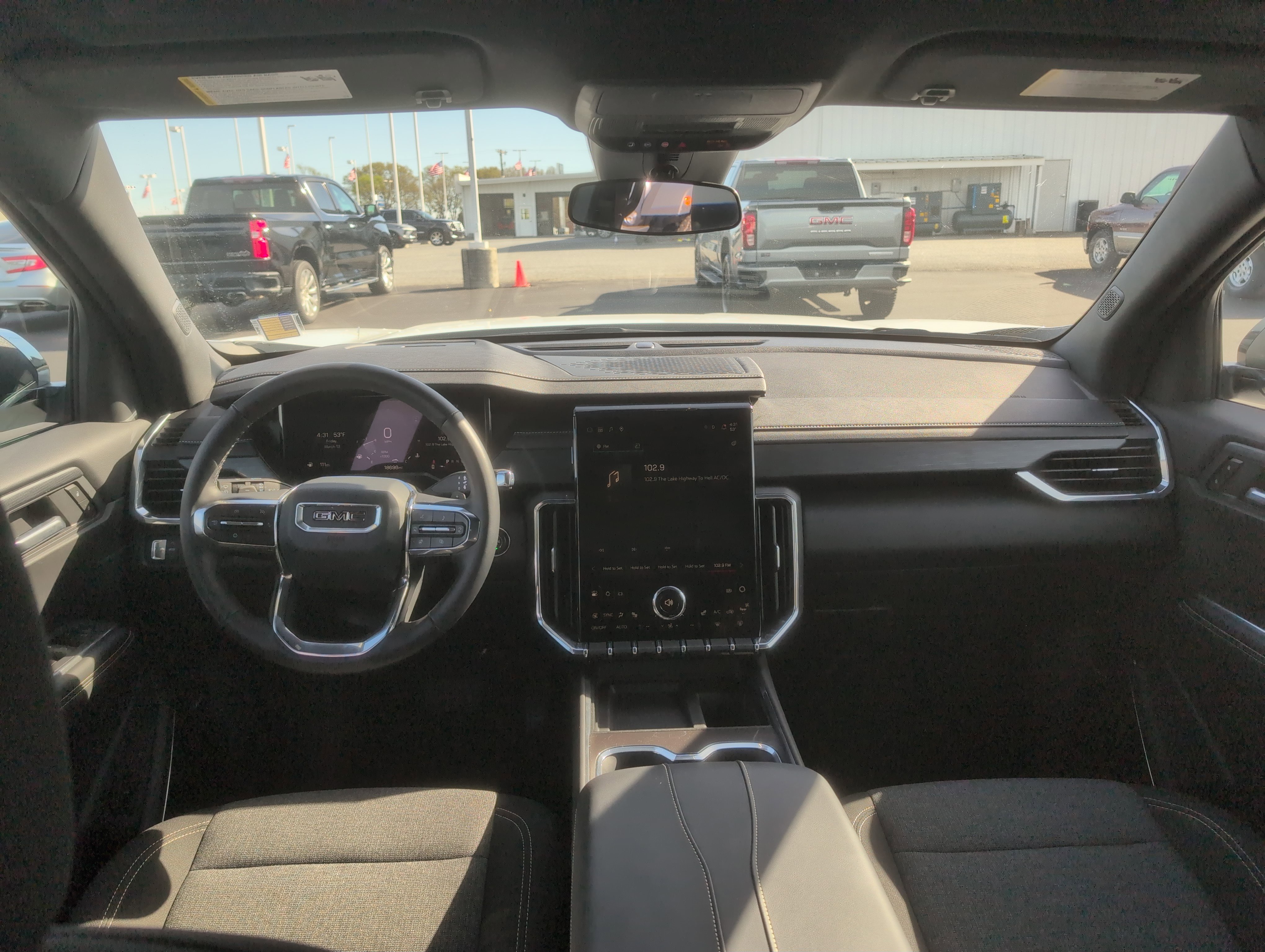 Used 2025 GMC Acadia Elevation image 32