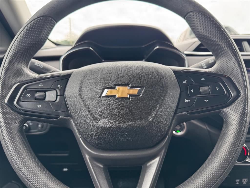 Used 2023 Chevrolet TrailBlazer LT FWD image 16