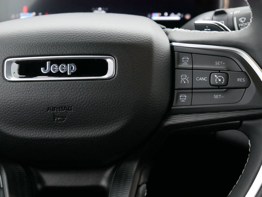 Used 2024 Jeep Grand Cherokee Altitude image 19