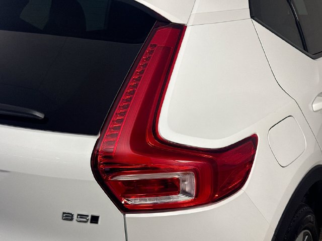 Used 2026 Volvo XC40 B5 Plus AWD/4WD image 33
