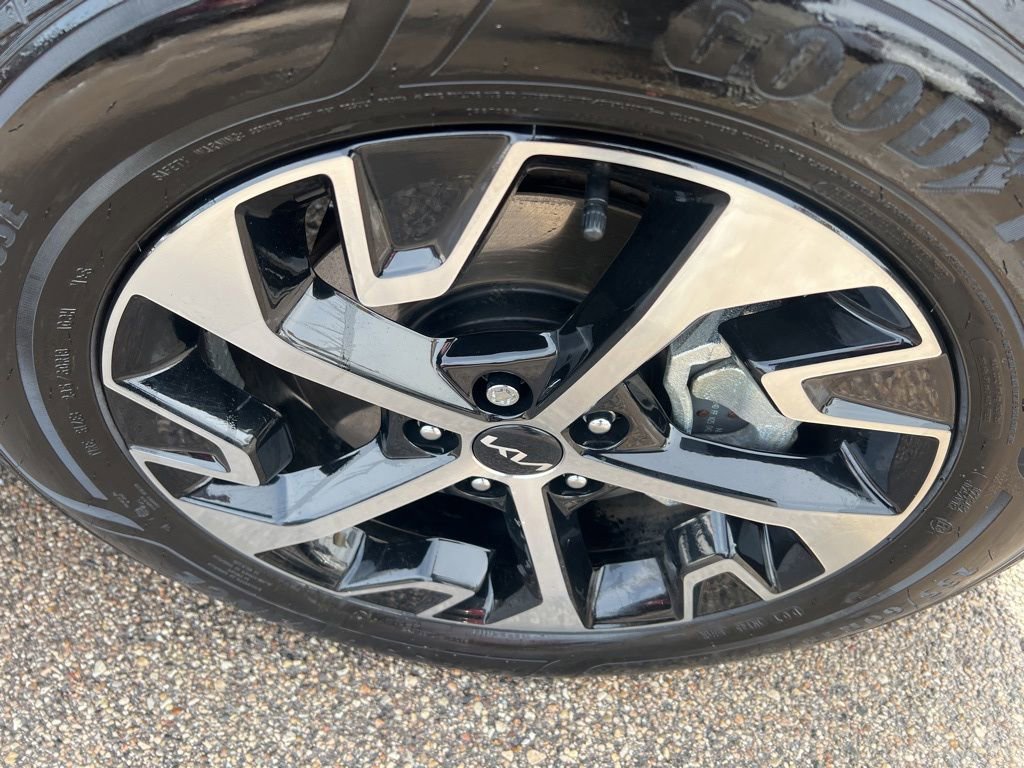 Certified 2025 Kia Sportage EX image 37