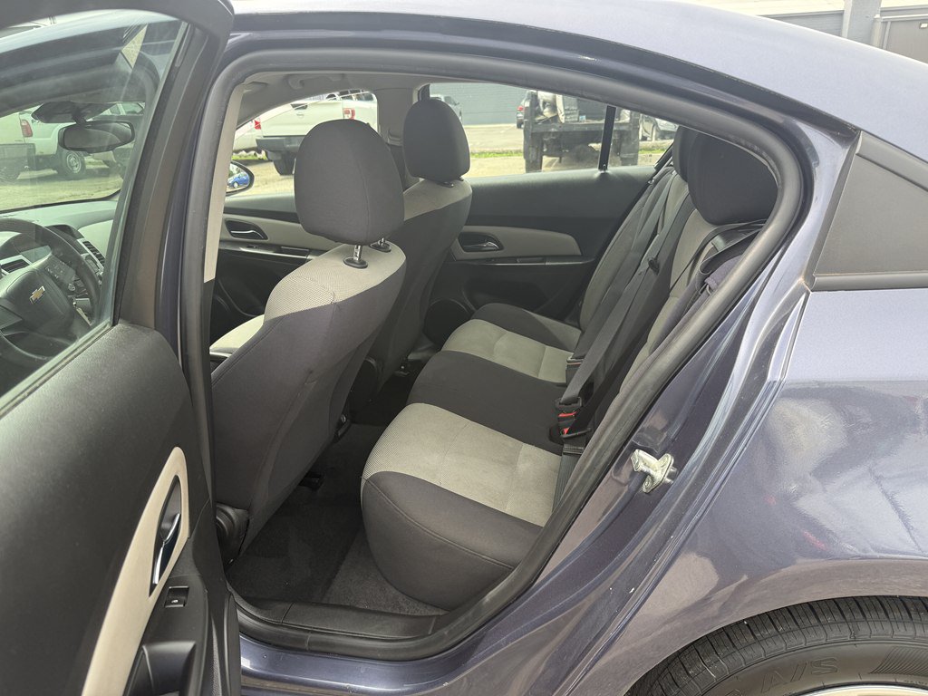 Used 2014 Chevrolet Cruze LS FWD image 19