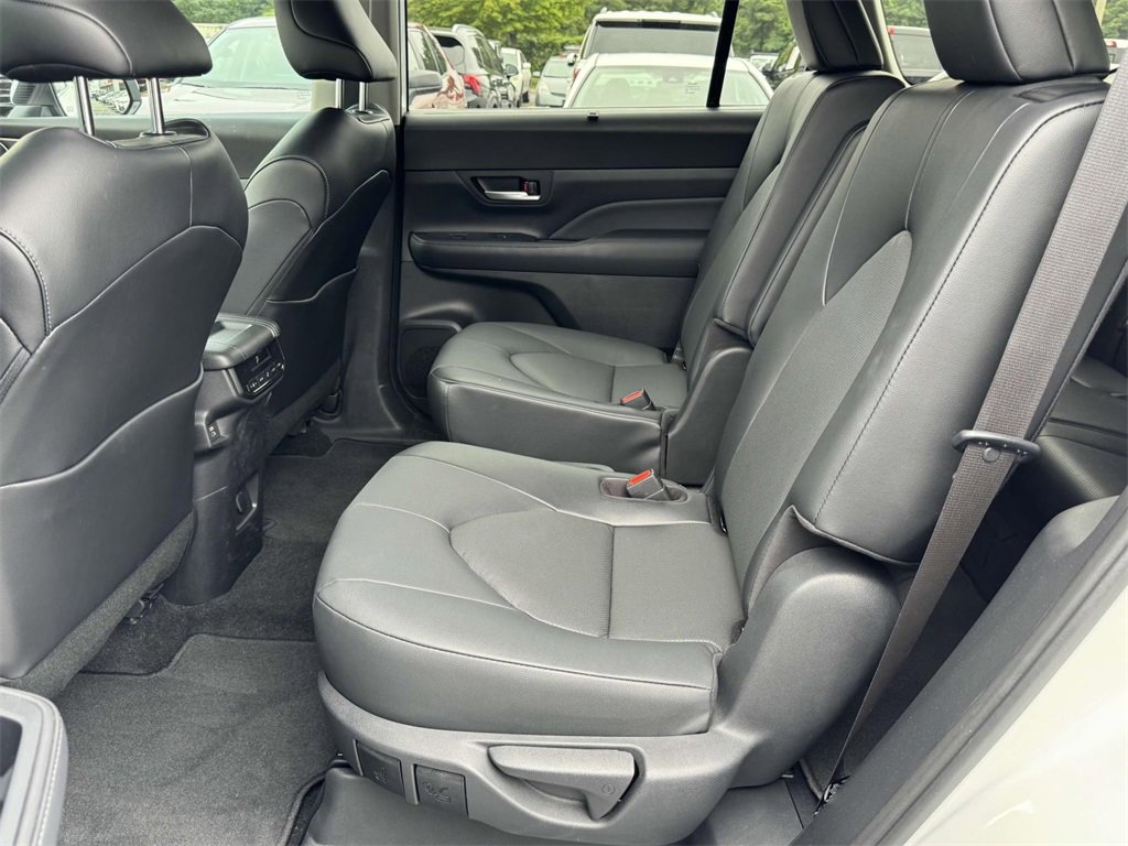 Used 2024 Toyota Grand Highlander XLE image 17