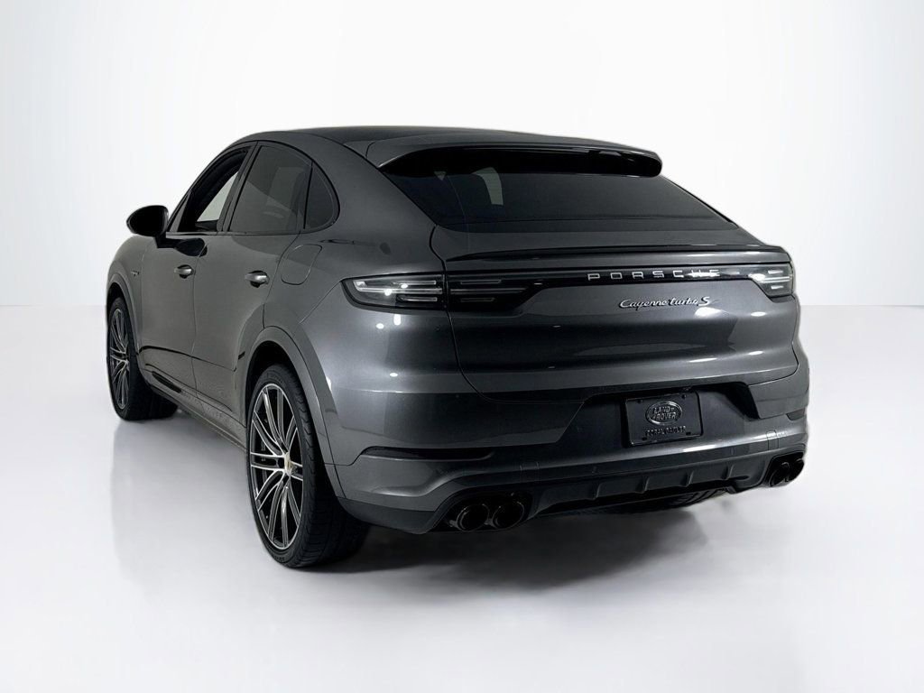 Certified 2022 Porsche Cayenne Turbo S image 3