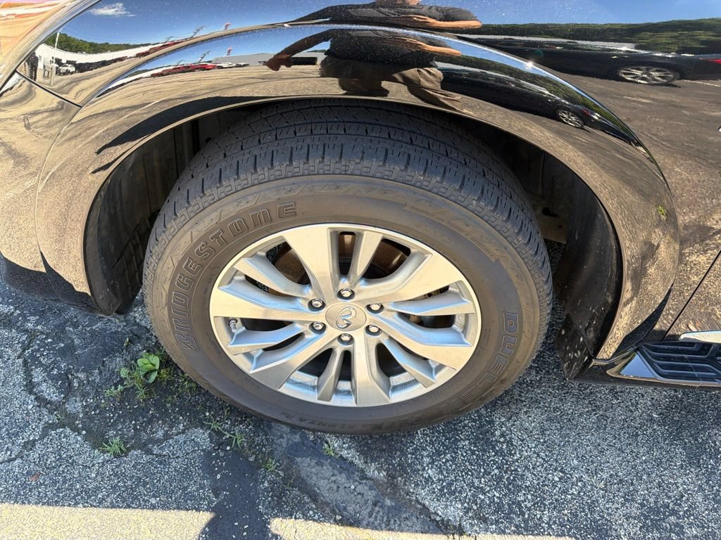 Used 2016 INFINITI QX80 4WD w/ Signature Edition Package image 3
