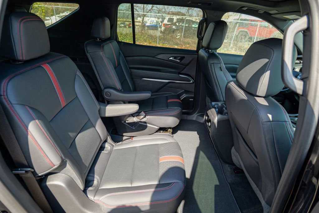 Used 2024 Chevrolet Traverse RS w/ LPO, Floor Liner Package image 34