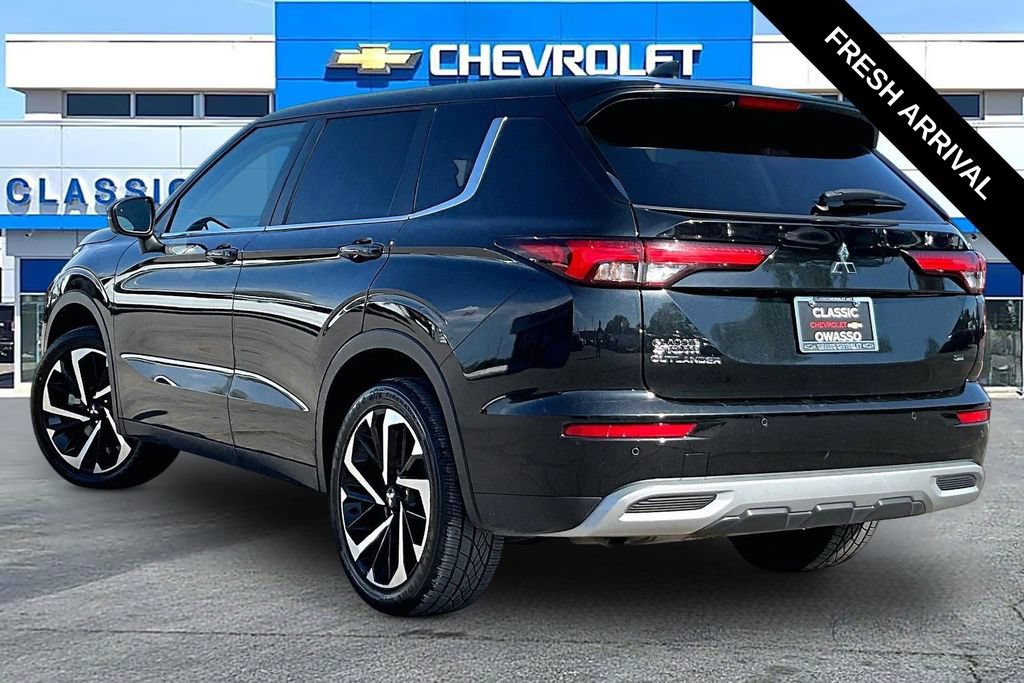 Used 2024 Mitsubishi Outlander SE FWD image 3