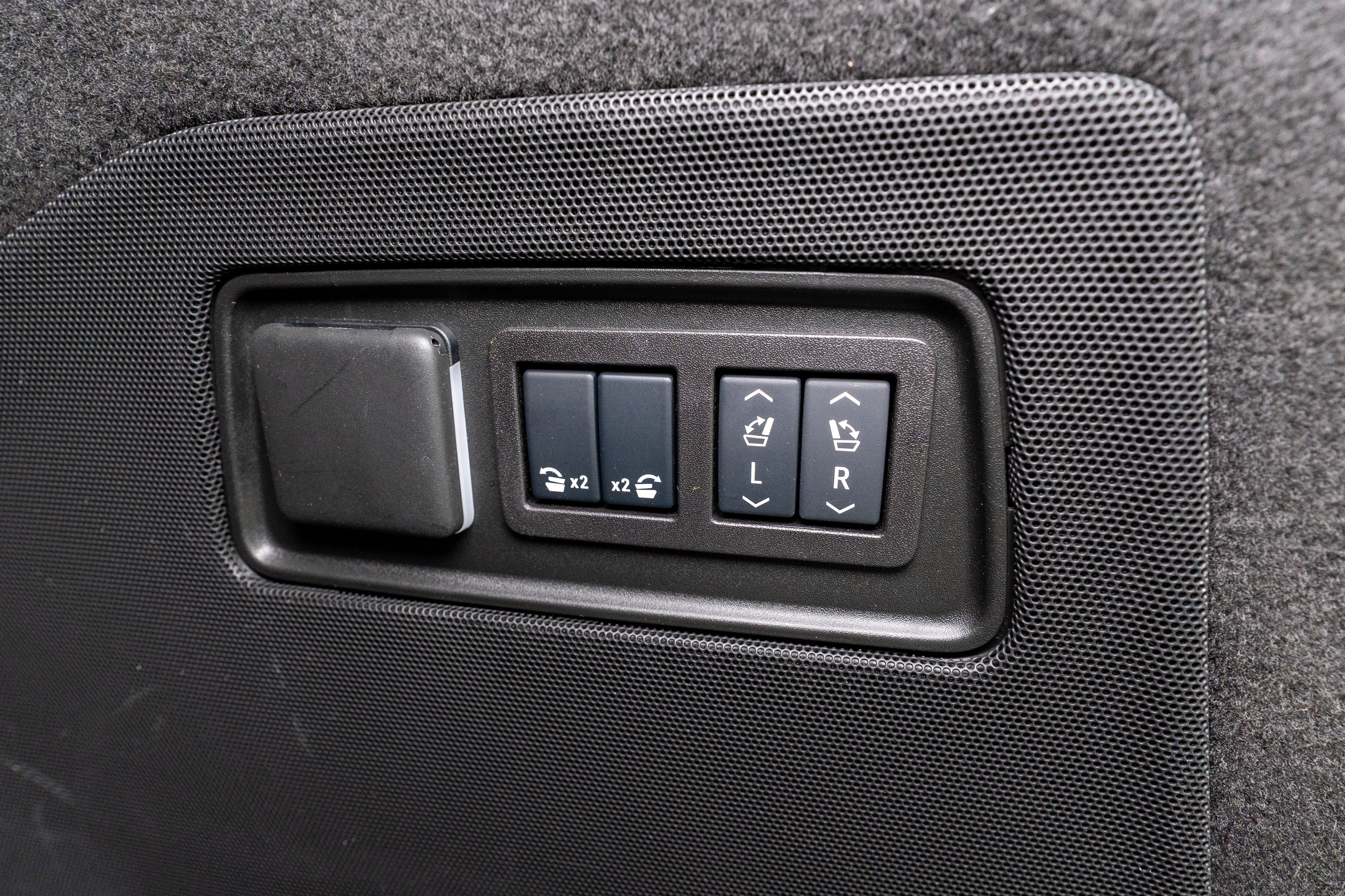 Used 2025 Cadillac Escalade V w/ LPO, Floor Liner Package AWD/4WD image 40