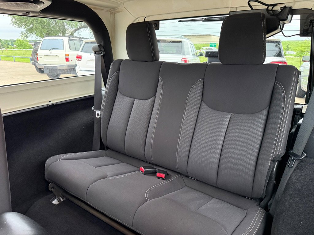 Used 2013 Jeep Wrangler Sahara w/ Connectivity Group AWD/4WD image 15